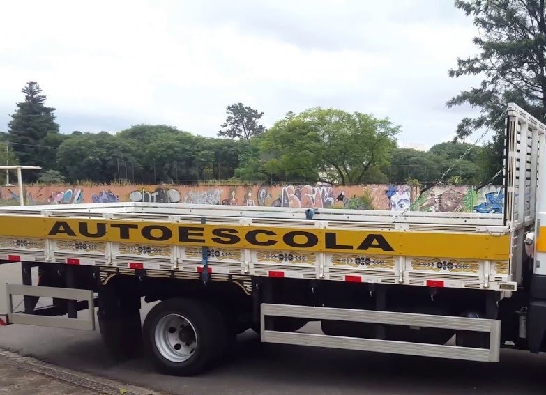 O que é carteira de habilitação categoria E